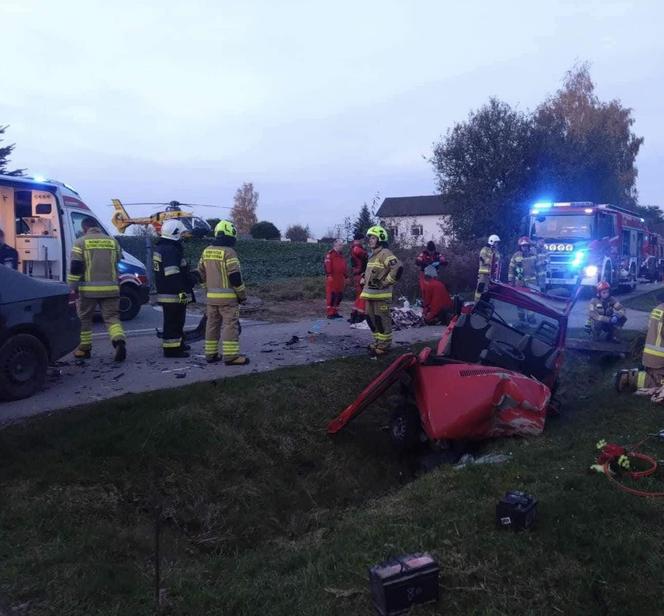 Tragiczny wypadek w Starej Słupi. Nie żyje 81-latek, kierowca volkswagena miał zakaz prowadzenia