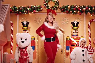 All I Want for Christmas Is You - TEKST i tłumaczenie hitu od Mariah Carey 