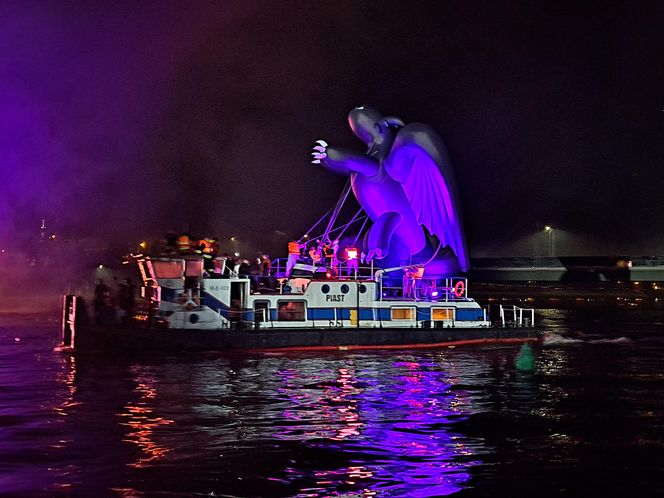Małopolskie Królewskie Widowisko na Wiśle w ramach 24. Parady Smoków