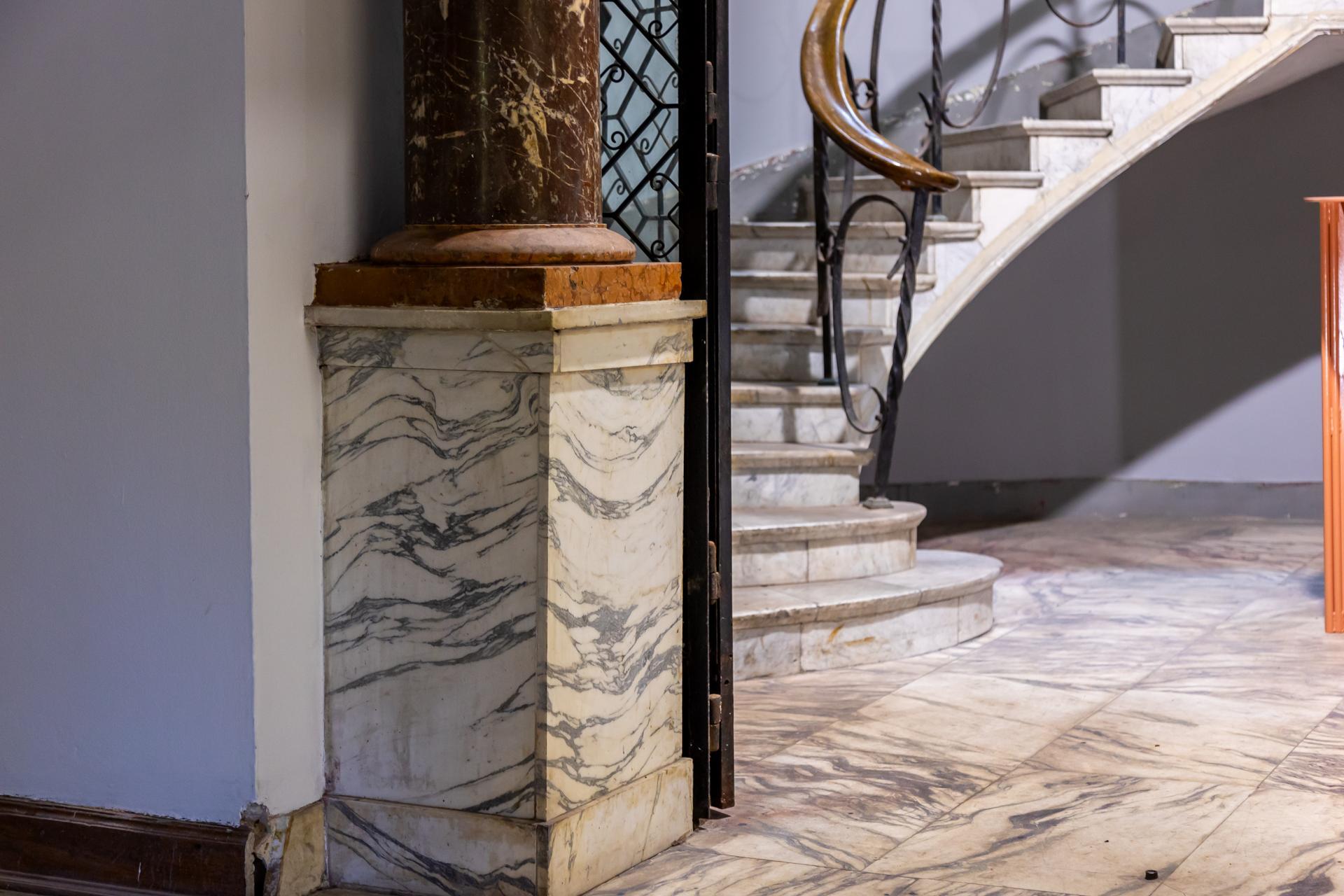 NADA Villa czyli Willa Gawrońskich w Warszawie - zdjęcia wnętrz zabytkowego pałacu i byłej ambasady