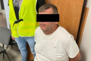 Paweł S. potrącił kobietę na pasach. Po wypadku chciał sprzedać auto. Policjanci przerwali transakcję