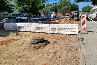 Rozkopanie dużego skrzyżowania odsłoniło fragmenty historii miasta Siedlce