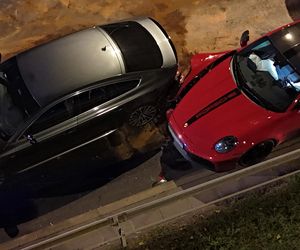 Koszmar na Wale Miedzeszyńskim! Rozbite Porsche za 700 tysięcy złotych!