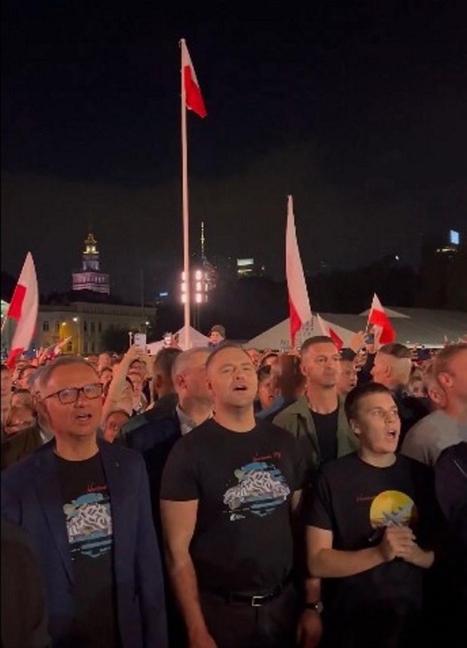 Karol Nawrocki śpiewa (nie)zakazane piosenki