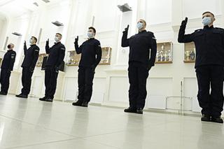 NOWI POLICJANCI w Lubelskiem. 49 funkcjonariuszy złożyło ślubowanie [ZDJĘCIA]