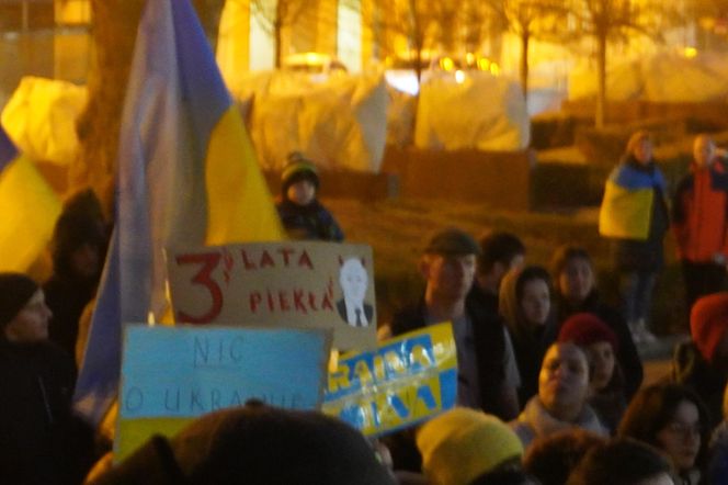 Manifestacja w trzecią rocznicę wybuchu wojny w Ukrainie