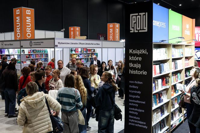 Targi Książki w Katowicach to okazja do zdobycia autografów pisarzy