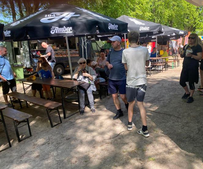 Festiwal Samków Food Trucków w Olsztynie. Nad Ukielem można zjeść dania z całego świata [ZDJĘCIA]