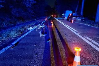 BMW zmiotło rowerzystę z drogi. Cyklista jechał w  nocy beż żadnych świateł