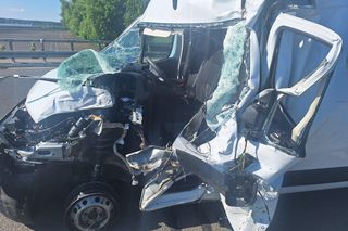 Wypadek na S5 koło Leszna. Zderzyły się bus i samochód ciężarowy