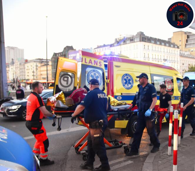 Warszawa. Uderzył w samochody, próbował uciec. Spektakularne zatrzymanie kierowcy na Dworcu Centralnym