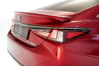 Lexus ES 300h F Sport