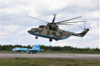 Gigantyczny rosyjski śmigłowiec Mi-26 przegrał starcie ze słupem. Kuriozalny wypadek w Jakucku