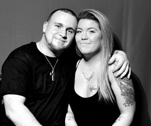 Zamordował ciężarną żonę, ranił córeczki, bo chciał syna