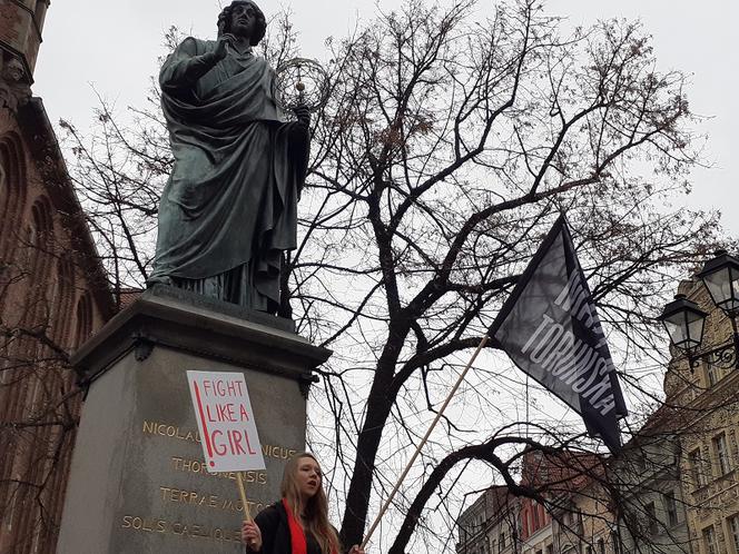 Toruń miał swoją manifestację feministyczną. Zobacz jak wyglądała