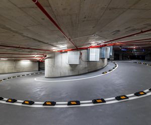 Nowy parking na Placu Powstańców Warszawy