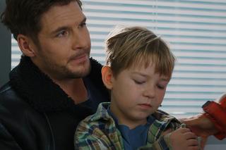 M jak miłość, odcinek 1720. Marcin (Mikołaj Roznerski), Szymek (Staś Szczypiński)