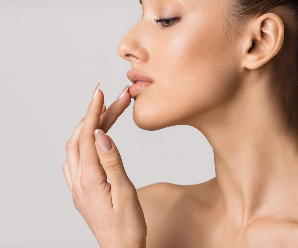 Hit z apteki na spierzchnięte usta. Kosztuje grosze, a działa jak luksusowa pomadka