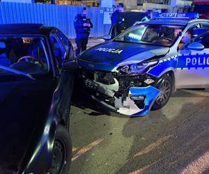 Nocny policyjny pościg za 20-latkiem w BMW. Radiowóz uszkodzony