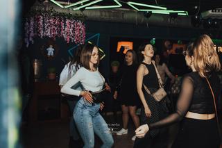 Klub Dobra Nocka w Olsztynie ma już dwa lata. Na hucznych urodzinach bawiły się tłumy! [ZDJĘCIA]