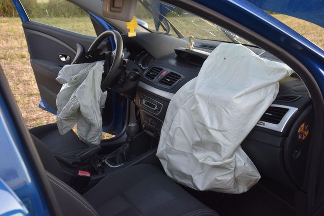 Trzy osoby poszkodowane w wypadku niedaleko Kościana. Policja wyjaśnia kto zawinił