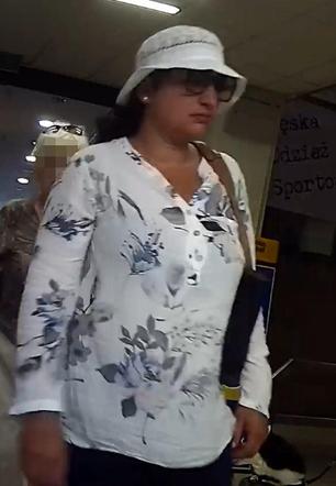 Ukradli portfel w sklepie i zniknęli! Policja z Bydgoszczy pokazuje ich zdjęcia i prosi o pomoc 
