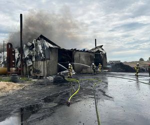 Pożar przetwórni opon pod Lubartowem! Mieszkańcy proszeni o pozostanie w domach