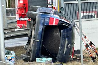 Dramatyczny dachowanie w Jankach. W akcji śmigłowiec LPR