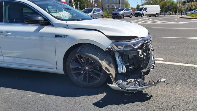 Wypadek na rondzie Schumana w Warszawie