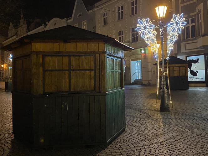 Zielona Góra szykuje się do Jarmarku Bożonarodzeniowego. Zobacz jak wygląda deptak	