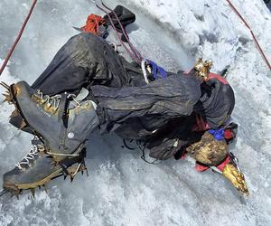 W górach znaleźli mumię alpinisty. Przeleżał tak 22 lata!