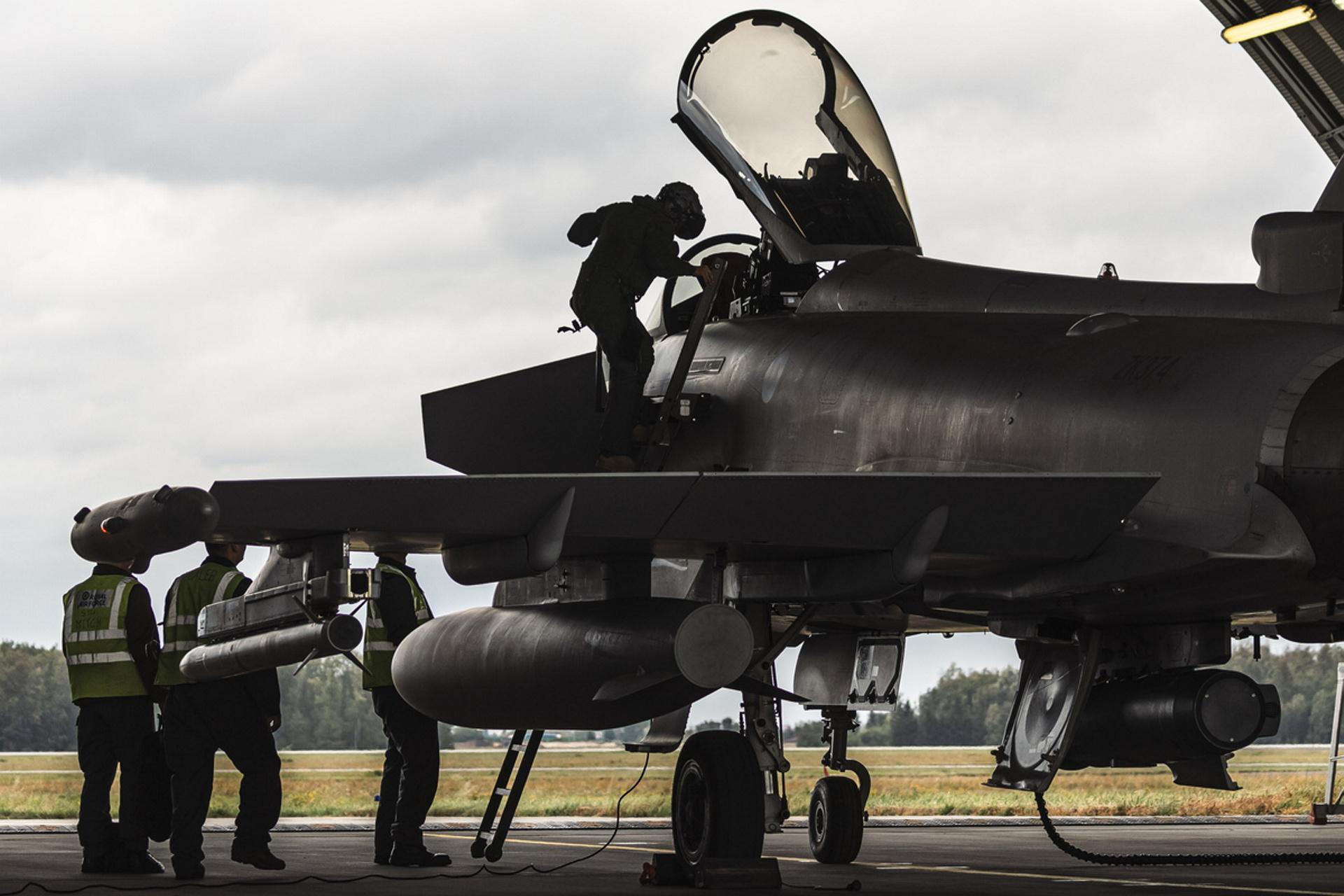Brytyjskie Eurofightery Typhoon 