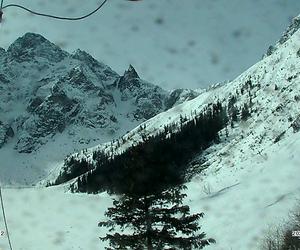 Powrót zimy? W Tatrach przybyło śniegu! Obowiązuje II stopień zagrożenia lawinowego 