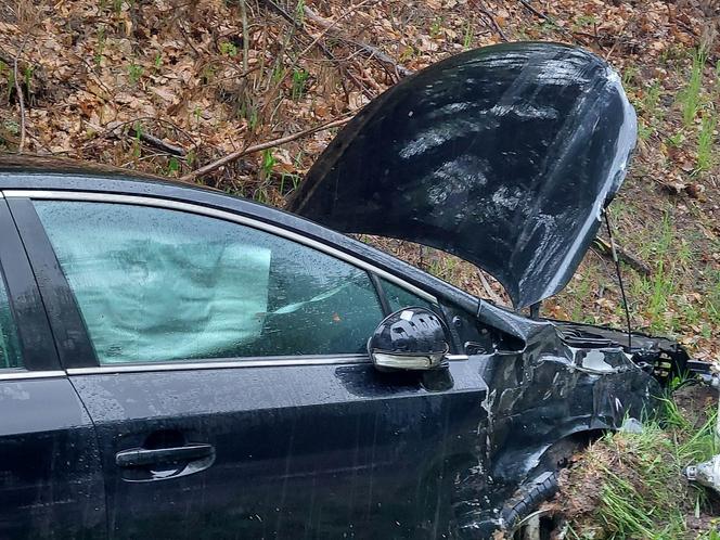 Wypadek na drodze nr 42 w Brodach. Zderzyły się dwa auta osobowe