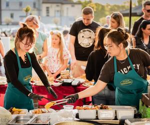 Kulinarna uczta w Fabryce Pełnej Życia. Weekend pod znakiem Festiwalu Smaków Świata