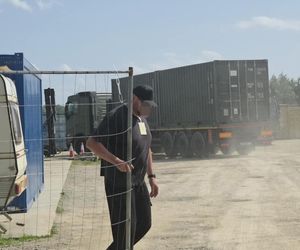 Tajemniczy kontener z bronią i amunicją na Podkarpaciu. W Laszkach pracują służby