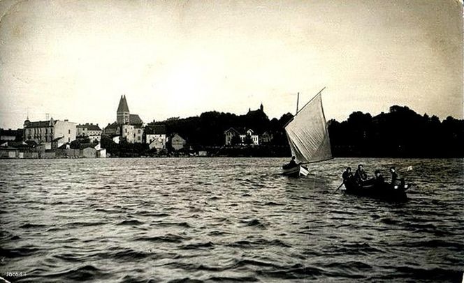 To miasto nazywane jest perłą Mazur. Zobacz, jak wyglądało dawniej [ZDJĘCIA]