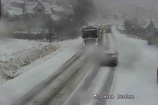 Trudne warunki na drogach przez burzę śnieżną
