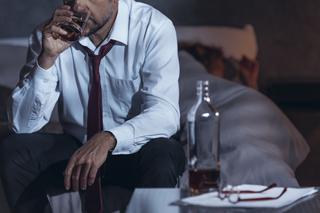 Psychoaktywna substancja skuteczna w leczeniu alkoholizmu i depresji? Nowe analizy 