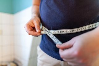To prawdziwa zmora Polaków. 5 produktów, które pomogą szybko spalić tłuszcz trzewny 