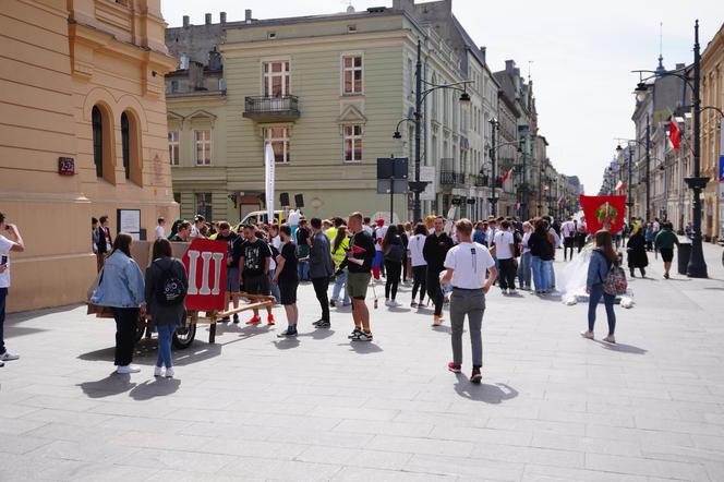 Pochód Juwenaliowy Łódzkich Uczelni. Studenci przejęli Łódź! [ZDJĘCIA]