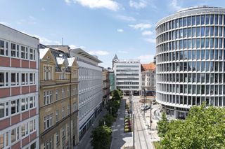 Najpierw wzbudzał sensację swoją bezkompromisowością. Po 50 latach uznano go za najlepszy poznański budynek półwiecza. Okrąglak