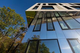 Lustrzany biurowiec Poleczki 32