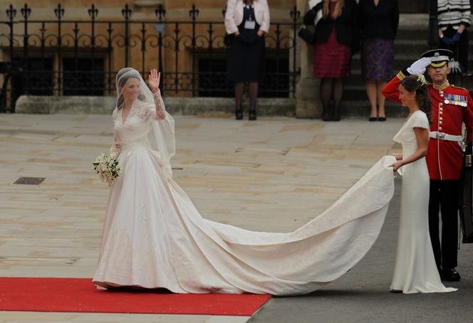 Kate Middleton - jaką miała sukienkę?