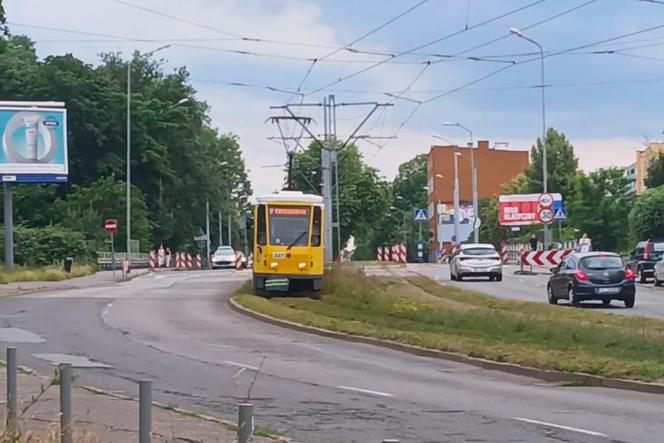 Al. Powstańców Wlkp. przed przebudową