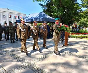 Na Skwerze Niepodległości w Siedlcach można było wysłuchać okolicznościowych przemówień i Apelu Pamięci Oręża Polskiego