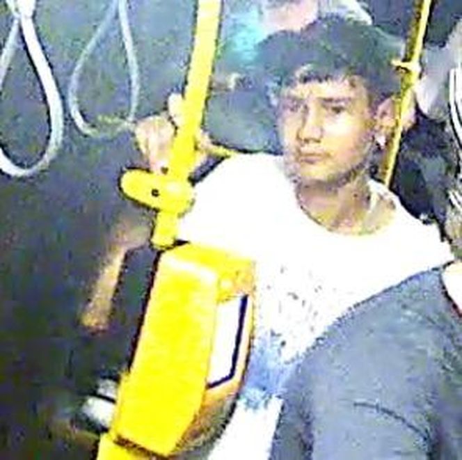 Mężczyzna pobity w autobusie w Krakowie. Grupa osób poszukiwana przez policję