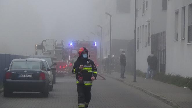 Pożar aut w garażu podziemnym przy ul.Górczewskiej w Warszawie