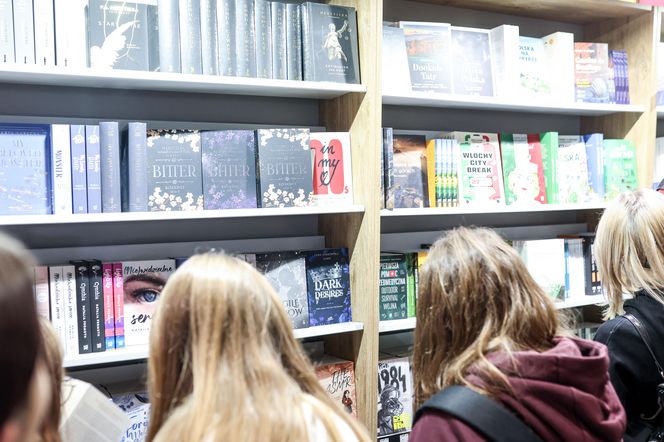 Targi Książki w Katowicach to okazja do zdobycia autografów pisarzy