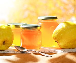 Sok z pigwy – domowy przepis babci Zosi na odporność zimą